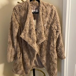BB Dakota Faux Fur Coat: NWT, Medium
